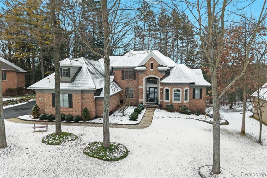 5828 Wyndam Lane, Brighton, MI 48116 — front exterior