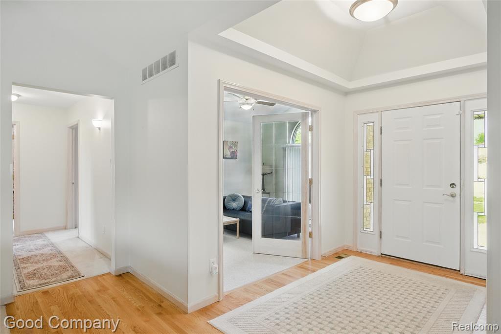 51414 Pinewood Drive, Macomb, MI 48042 — Photo 6