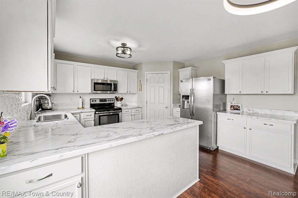 3253 Pine Run Drive, Swartz Creek, MI 48473 — Photo 8