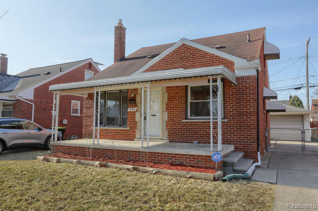 539 FARNHAM Avenue, Lincoln Park, MI 48146 — Photo 3