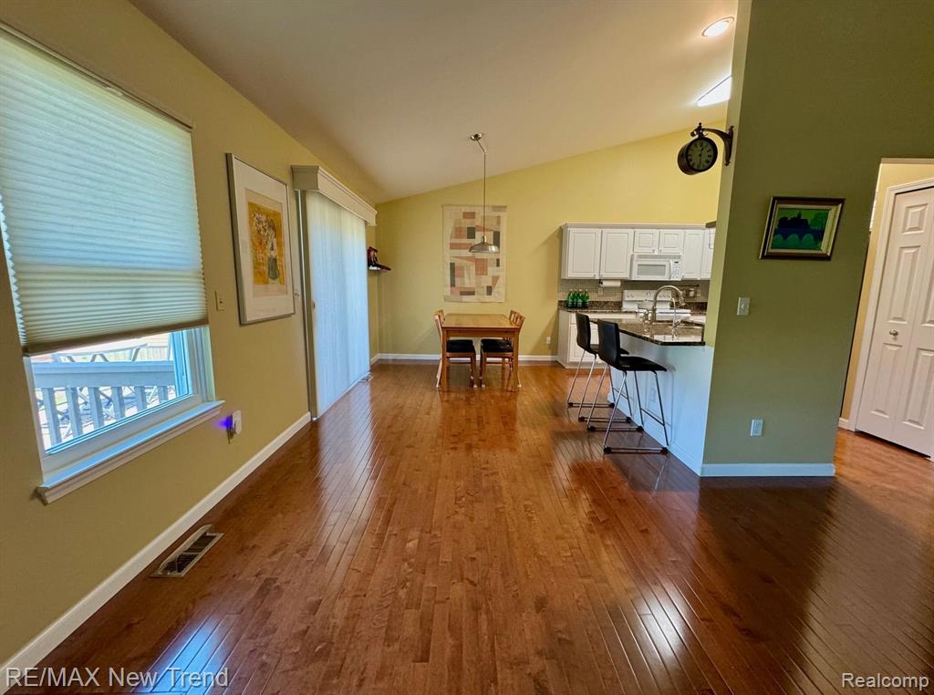 1865 N KENWYCK Drive, 59, Ypsilanti, MI 48198 — Photo 4