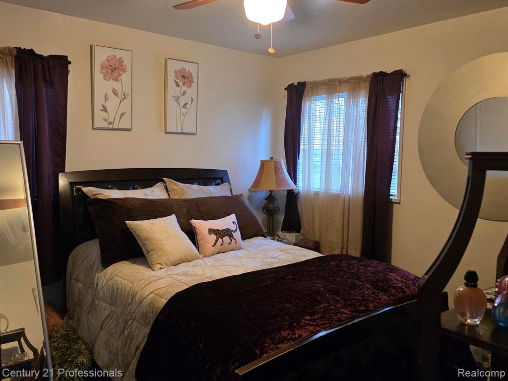 23 Hillsmont Avenue, Pontiac, MI 48341 — Photo 11