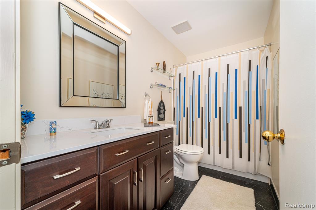 7375 PEPPER Creek, West Bloomfield, MI — Photo 30