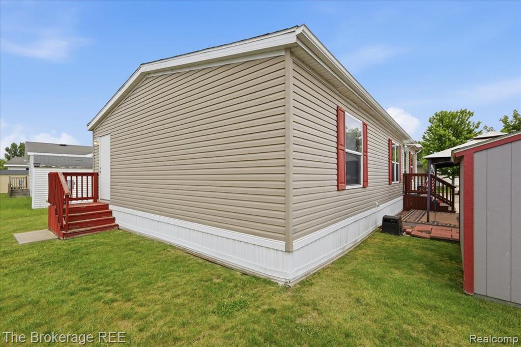 9542 Foxwell Circle, Fenton, MI 48430 — Photo 6