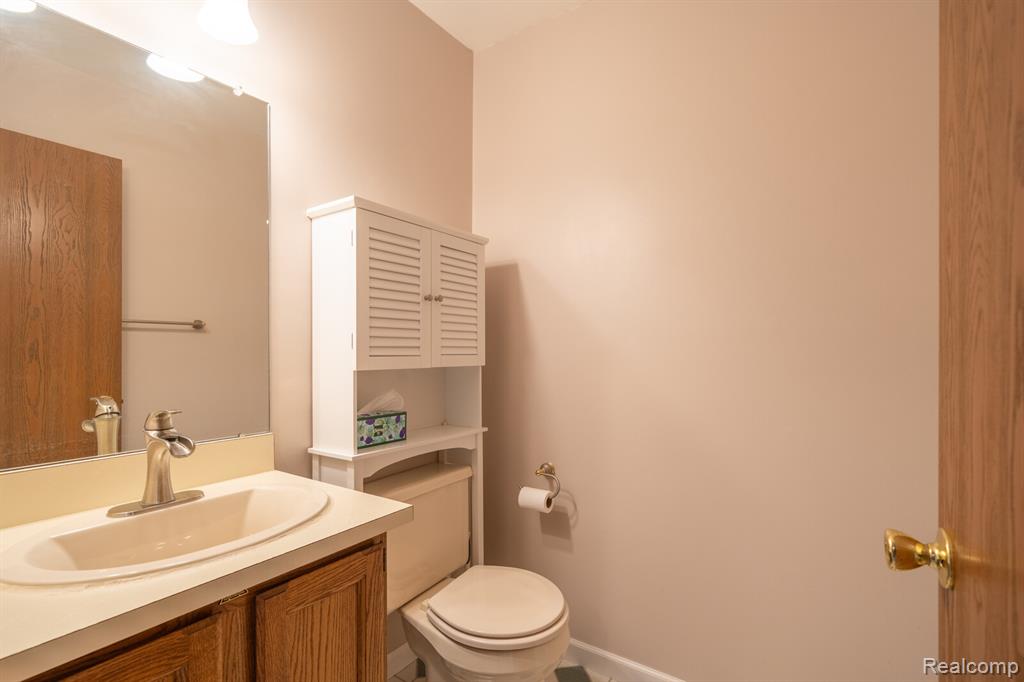 8341 Clay Court, Sterling Heights, MI 48313 — Photo 14