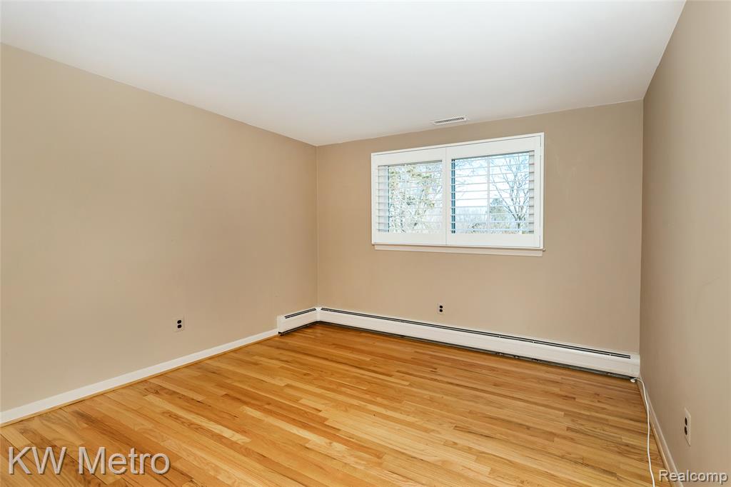 5897 Sutters Lane, Bloomfield Hills, MI 48301 — Photo 35