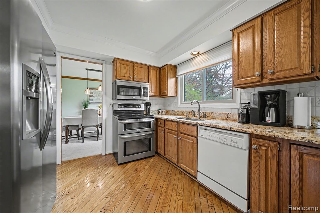 37764 Stableview Drive, Farmington, MI 48335 — Photo 16