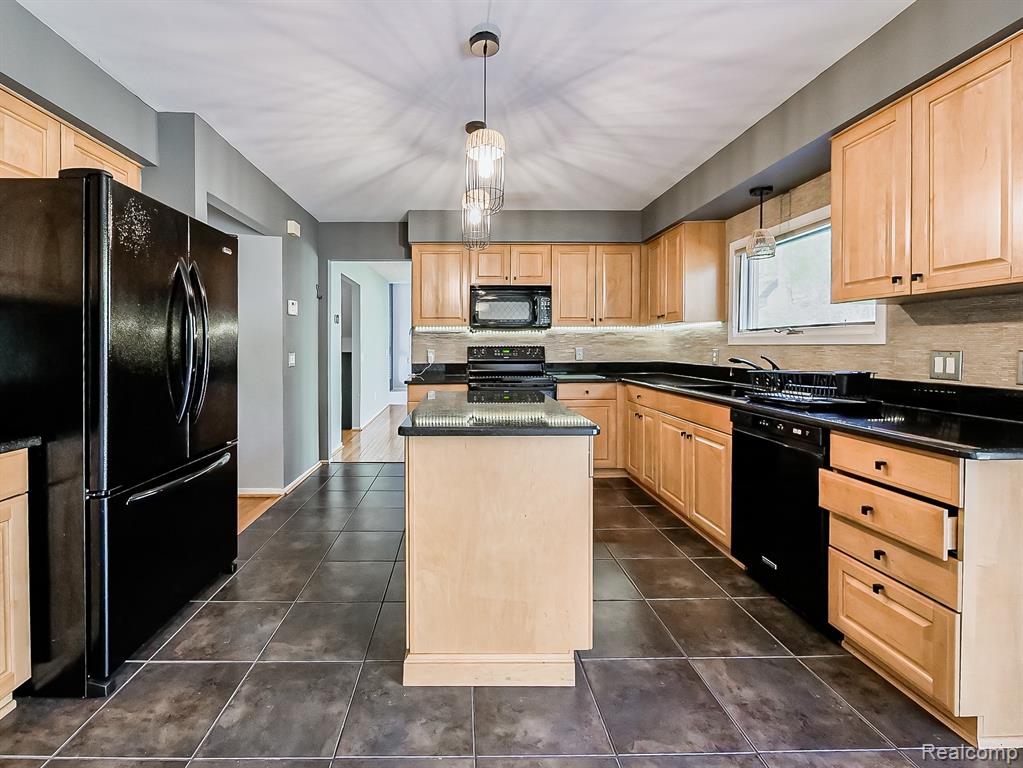 878 River Bend Drive, Rochester Hills, MI 48307 — Photo 3