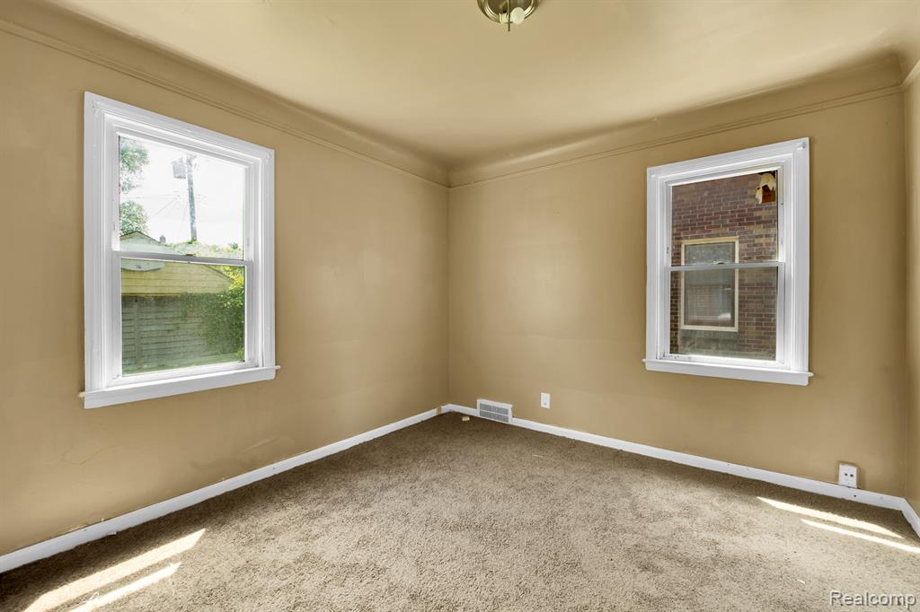 9566 HUBBELL Street, Detroit, MI 48227 — Photo 10