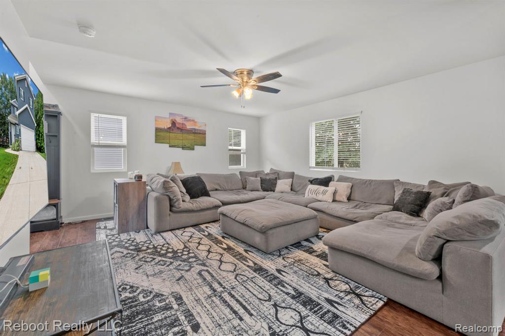 6555 Skylar Lane, Waterford, MI 48327 — Photo 33