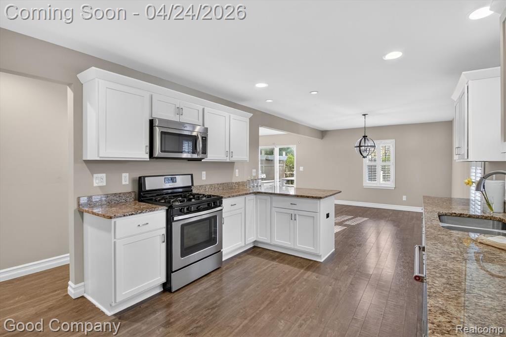 627 Kayser Avenue, Royal Oak, MI 48067 — Photo 9