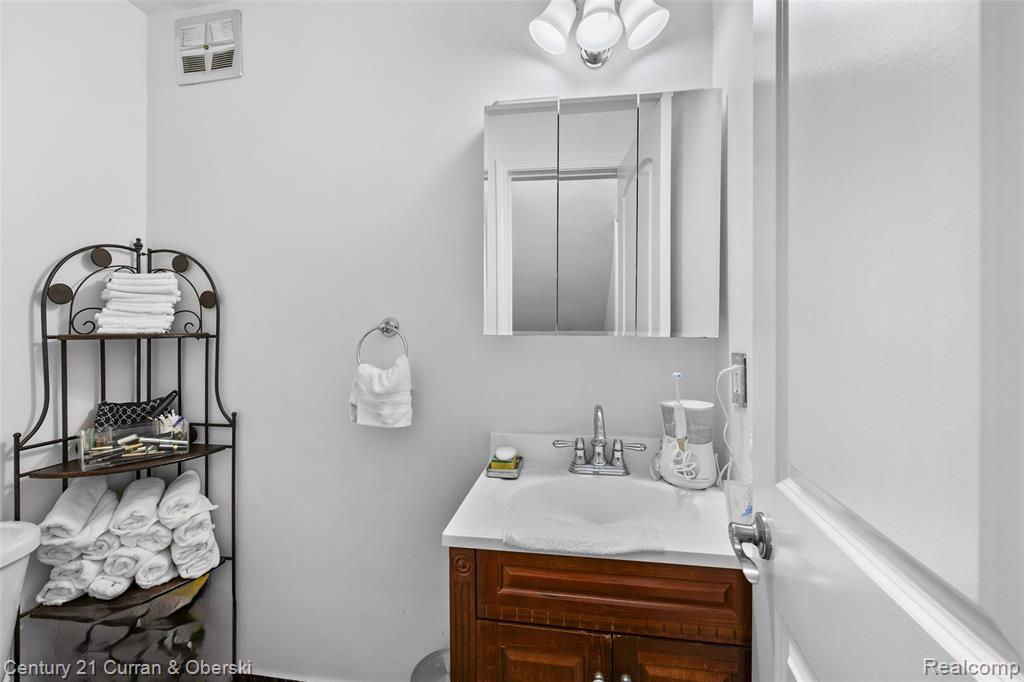 741 Berwyn Street, Dearborn Heights, MI 48127 — Photo 22