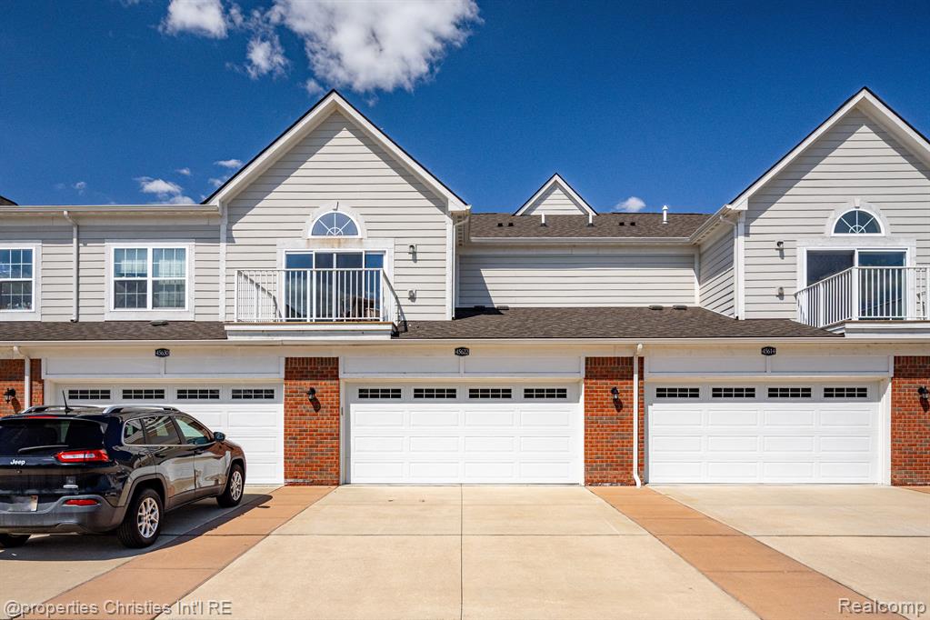 45622 ARAGON Lane, Canton, MI 48187 — Photo 2