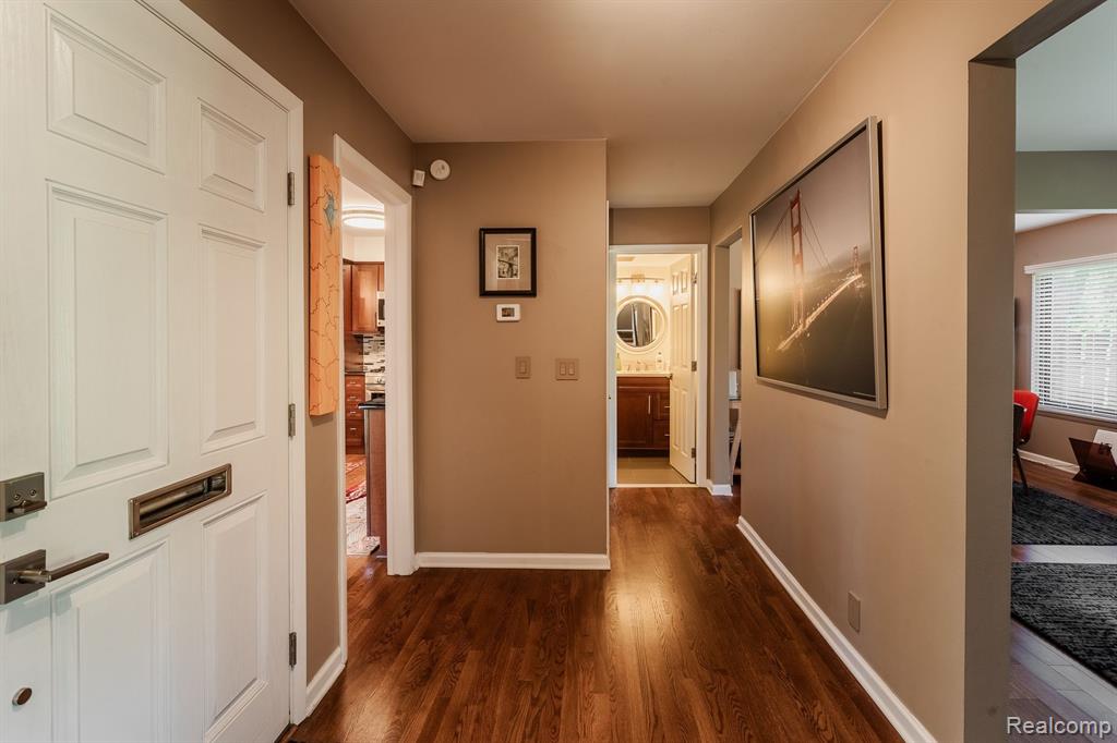 3140 LINDENWOOD Drive, Dearborn, MI 48120 — Photo 4