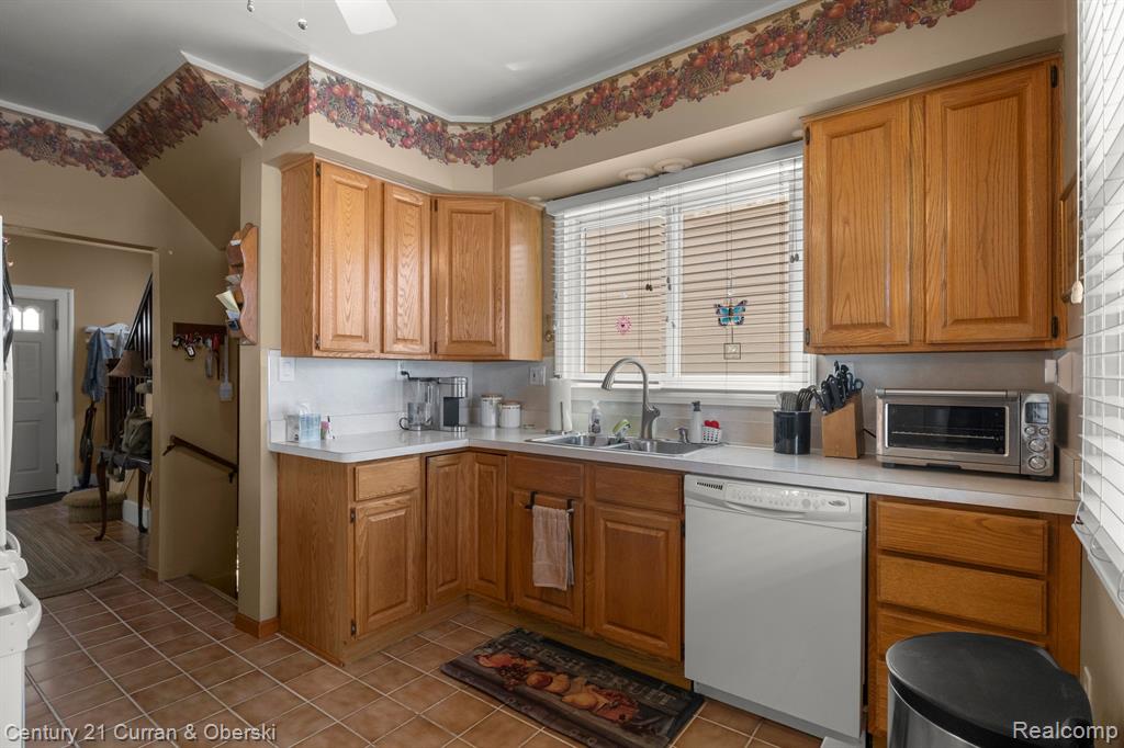 6839 ORCHARD Avenue, Dearborn, MI 48126 — Photo 13