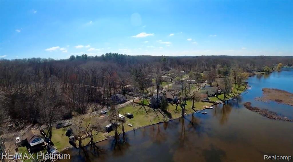 11280 Patterson Lake Dr Drive, Pinckney, MI 48169 — Photo 13