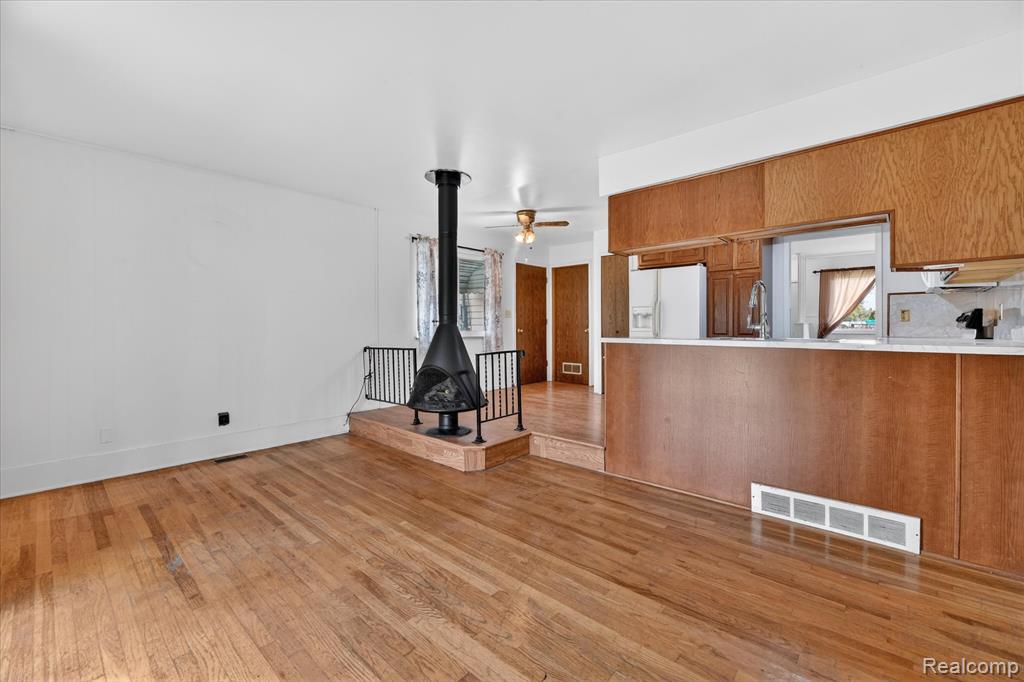 5300 Arnold Drive, Burton, MI 48509 — Photo 16