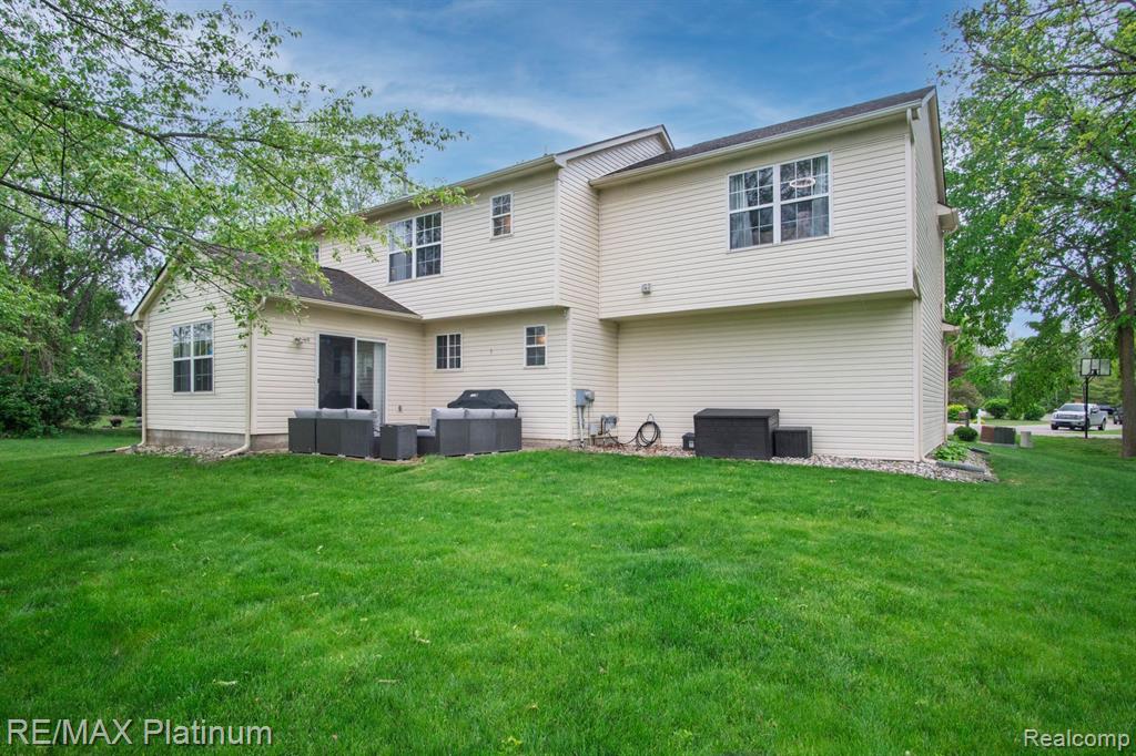 8313 Mill Pointe Court, Goodrich Vlg, MI — Photo 30