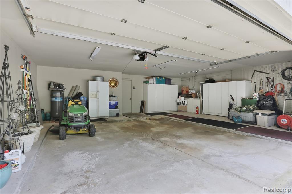 4070 Cross Road, White Lake, MI — Photo 27