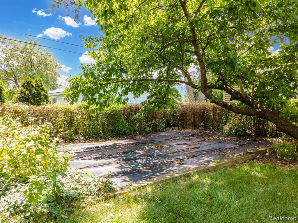8252 Tinkler Road, Sterling Heights, MI 48312 — Photo 52