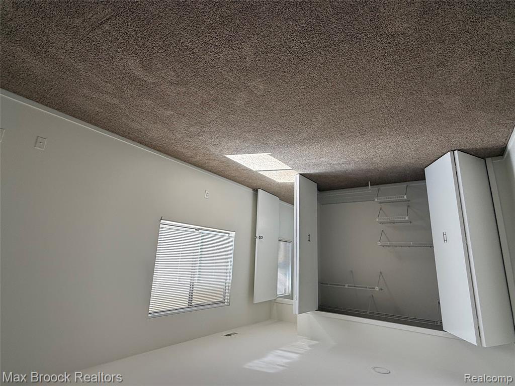 6560 Ridgefield Circle, West Bloomfield, MI — Photo 17