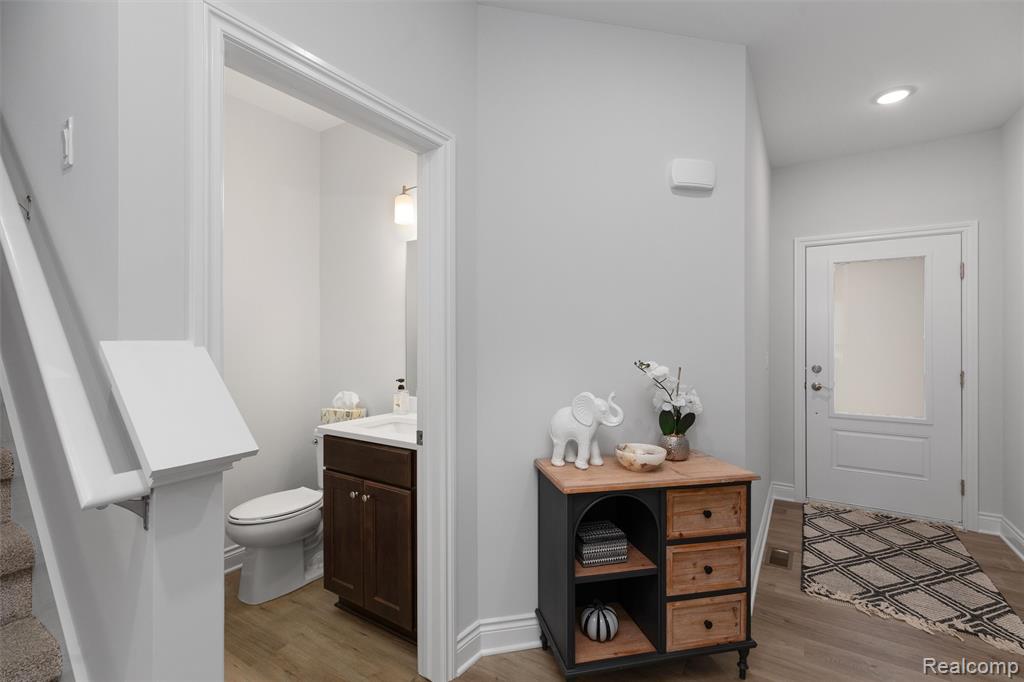 803 Balmoral Ln, Troy, MI 48085 — Photo 11