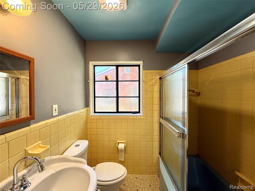 23400 Seneca Street, Oak Park, MI 48237 — Photo 20