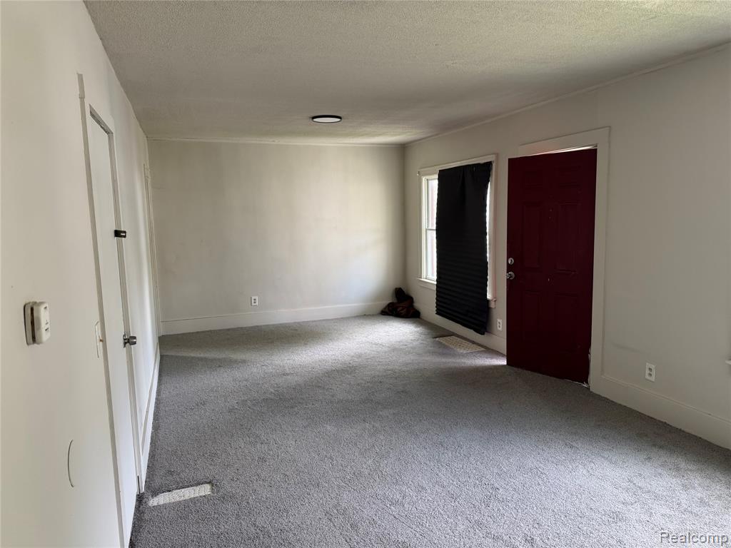 6490 Rosemont Avenue, Detroit, MI 48228 — Photo 4