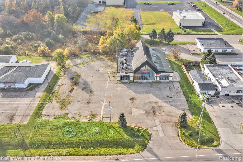 5030 E COLDWATER Road, Flint, MI 48506 — Photo 4