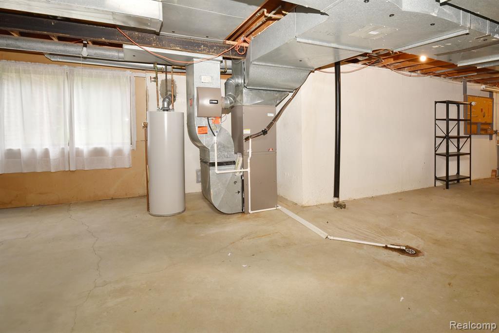 1943 PINE RIDGE Court, Bloomfield Hills, MI 48302 — Photo 32
