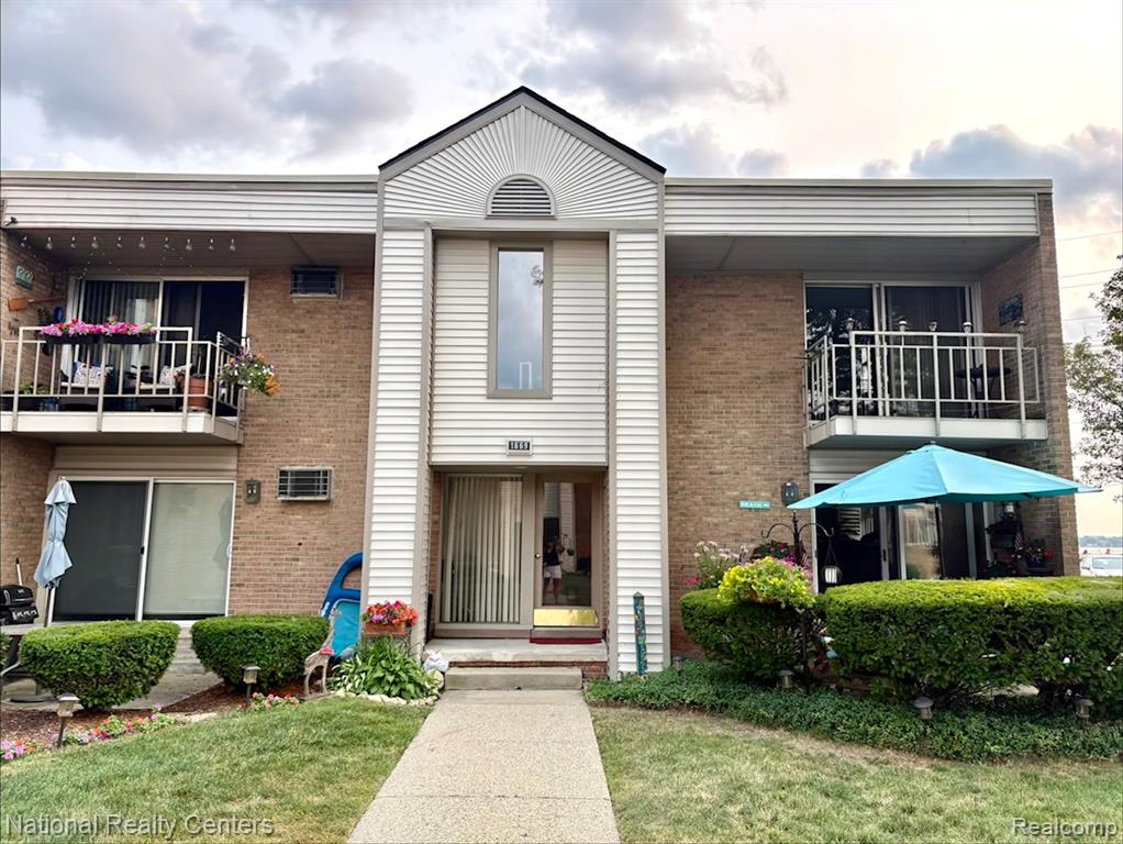 1669 Cass Lake Road, D, Keego Harbor, MI 48320