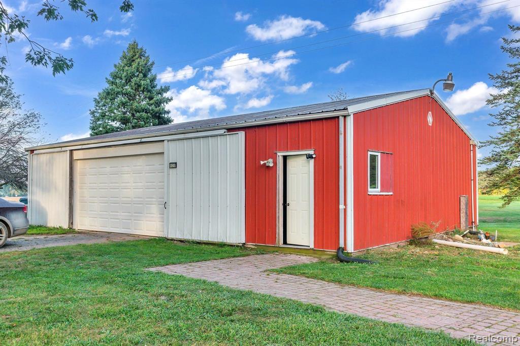 925 S Gregory Street, Fowlerville, MI 48836 — Photo 5
