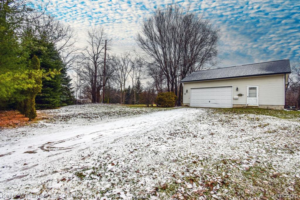 10110 SMITHS CREEK Road, Wales, MI — Photo 39