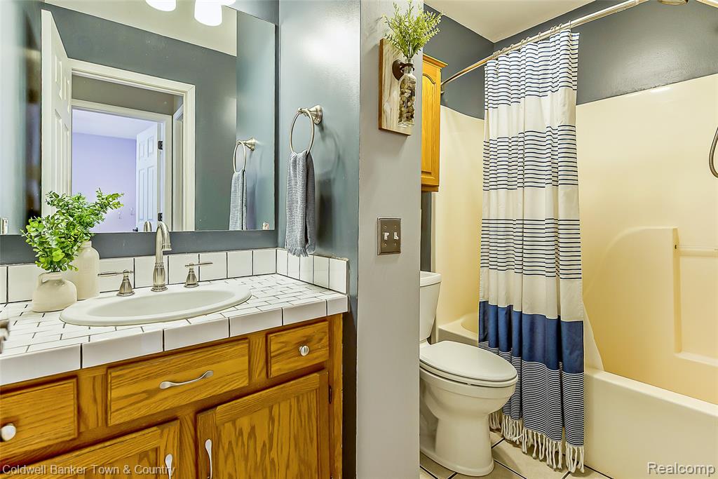 411 Springwell Lane, Howell, MI 48843 — Photo 14