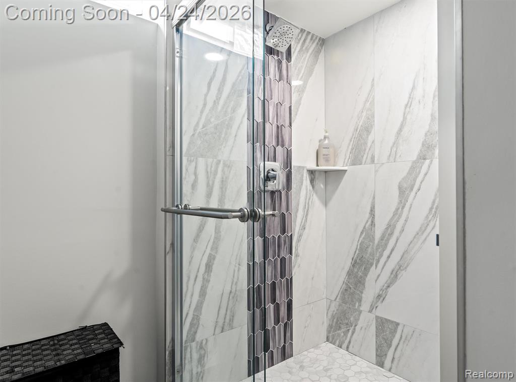 31681 Lamar Drive, Farmington, MI 48336 — Photo 28