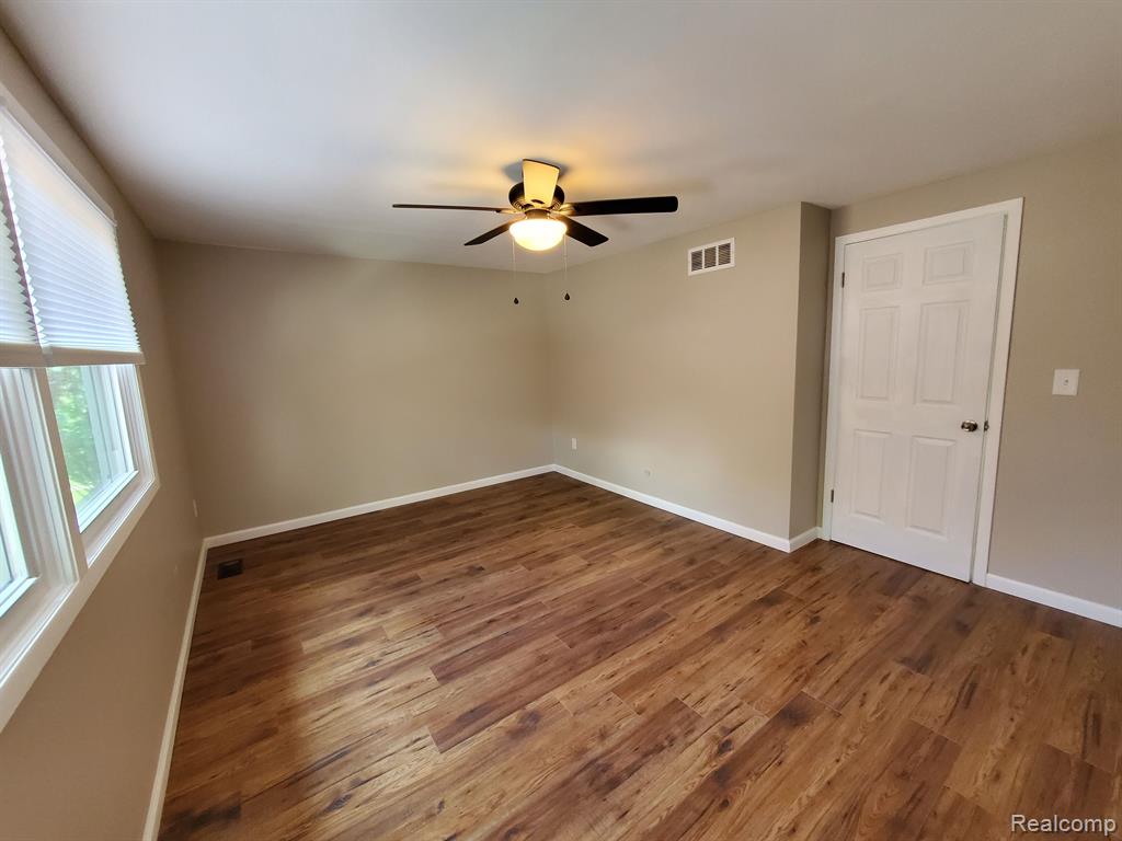 1720 BRENTWOOD Drive, Troy, MI 48098 — Photo 19