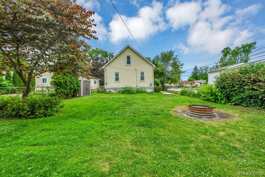 4901 HARDING Street, Dearborn Heights, MI 48125 — Photo 5
