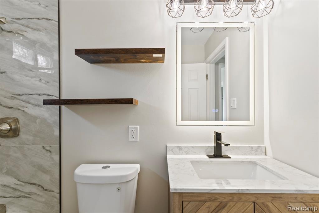 33091 Barton Street, Garden City, MI — Photo 11
