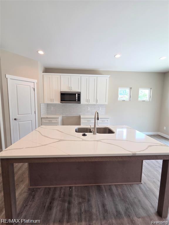 865 Oakwood Circle, 24, Fenton, MI 48430 — Photo 10