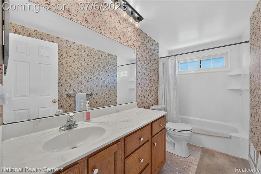 6611 Paul Revere Lane, Canton, MI 48187 — Photo 16