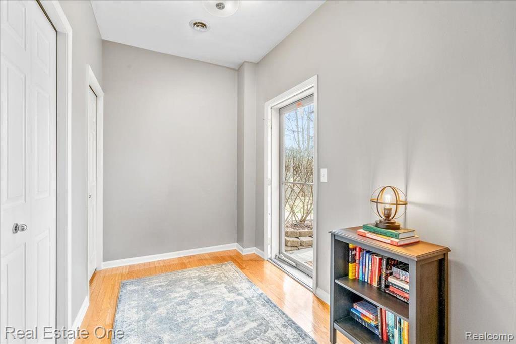 39492 ROCKCREST Lane, Northville, MI 48168 — Photo 10