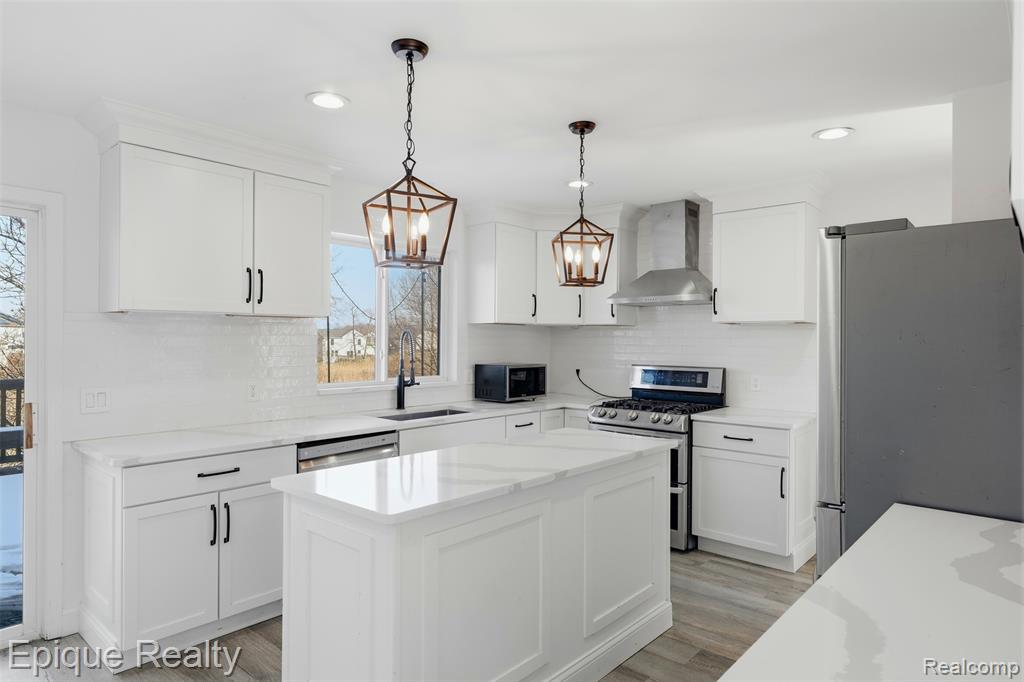 7858 Turrillium Lane, Waterford, MI 48327 — Photo 11