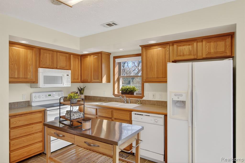 3453 Rhea Road, Ann Arbor, MI 48103 — Photo 12