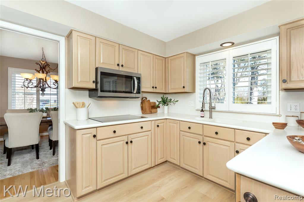 5897 Sutters Lane, Bloomfield Hills, MI 48301 — Photo 15