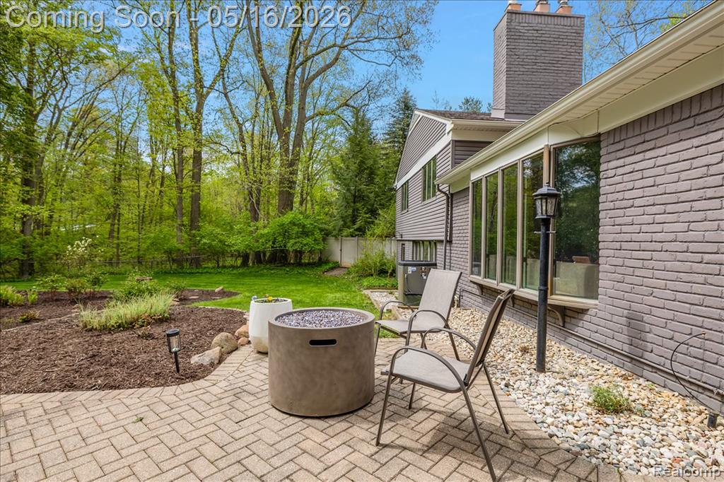 28455 Wellington Street, Farmington, MI 48334 — Photo 10