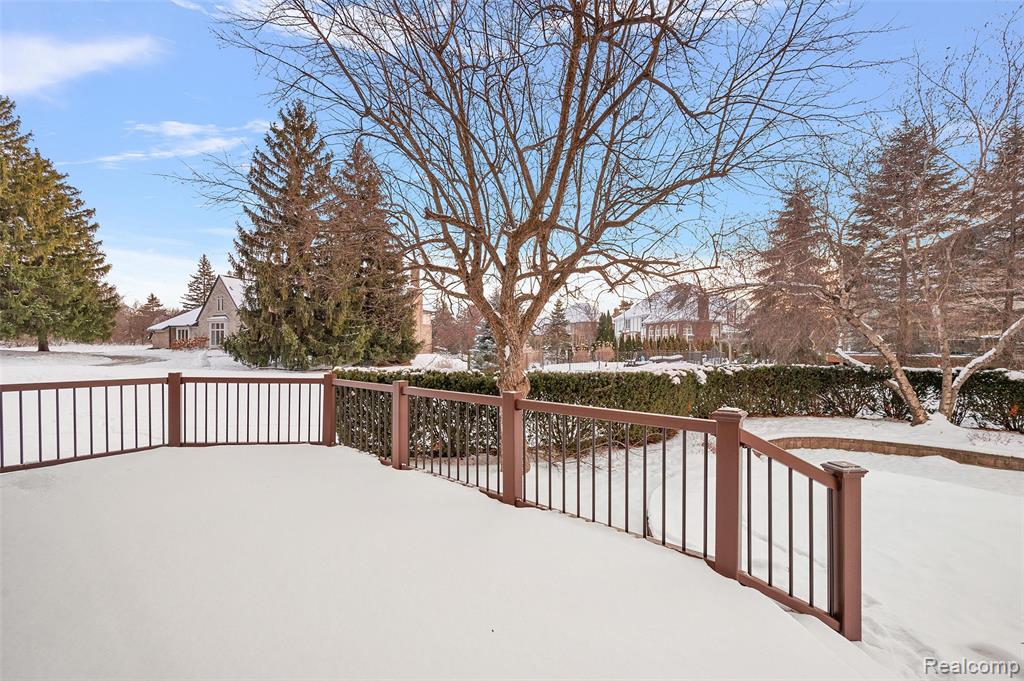 5744 Lochmoor Court, Rochester, MI 48306 — Photo 64