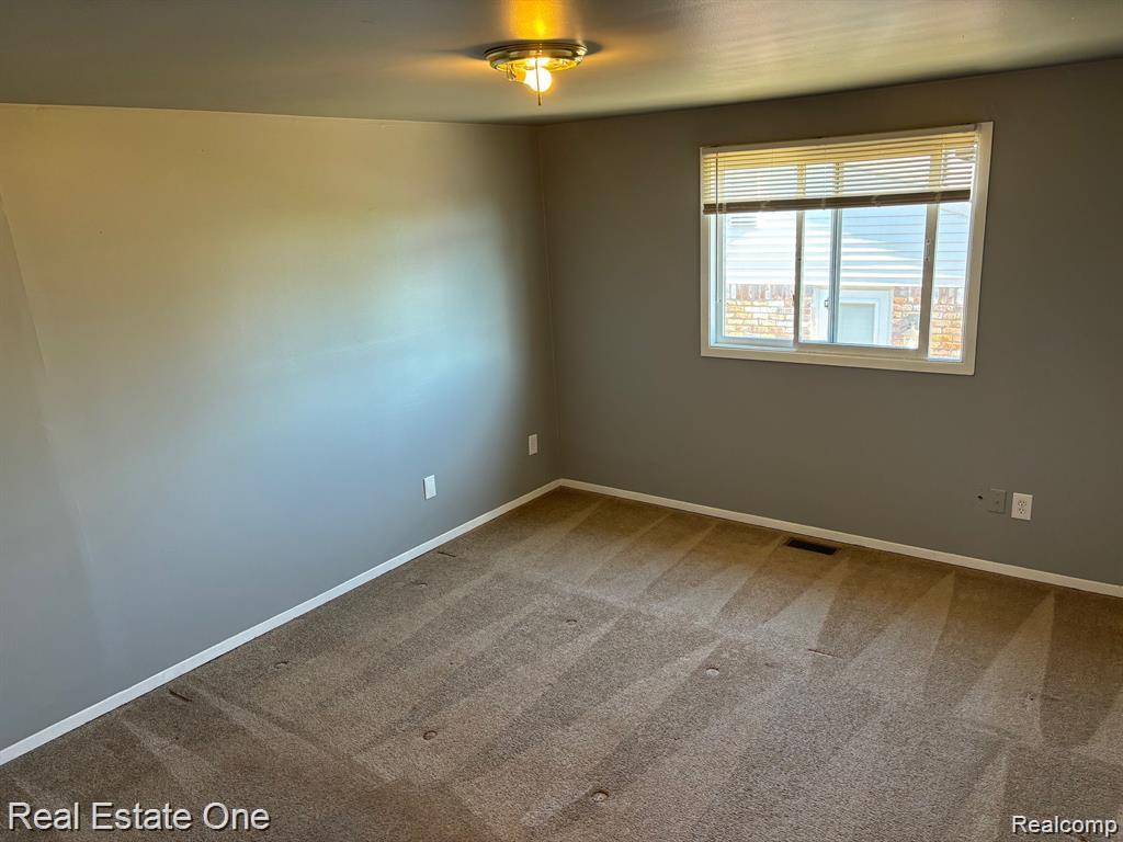 5102 Franklin Park Drive, Sterling Heights, MI 48310 — Photo 6