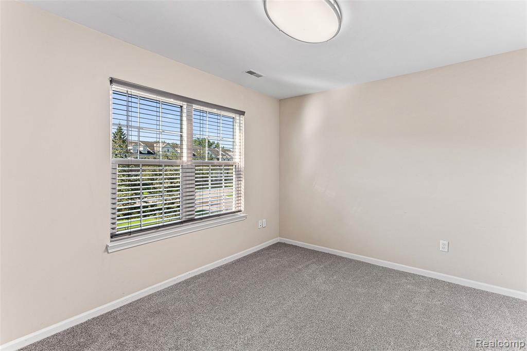 5201 Widgeon Lane, Walled Lake, MI 48390 — Photo 13