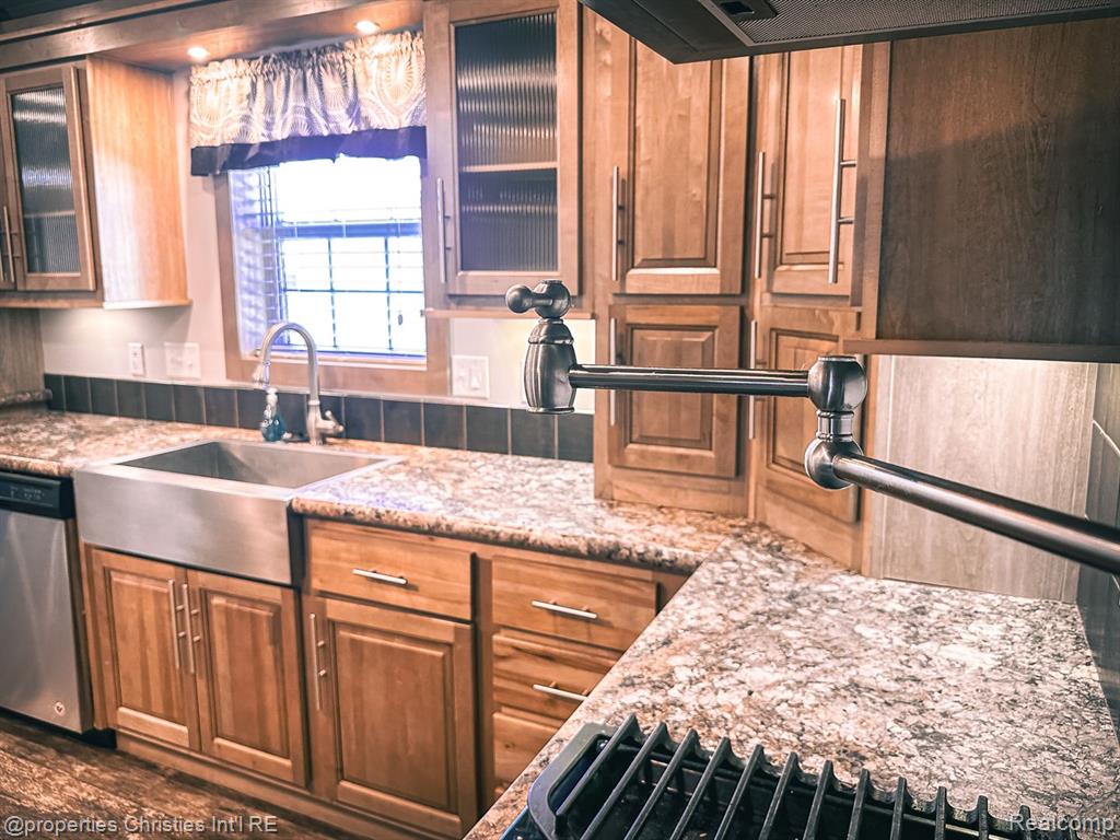 11201 SPRING ARBOR, South Lyon, MI 48178 — Photo 12