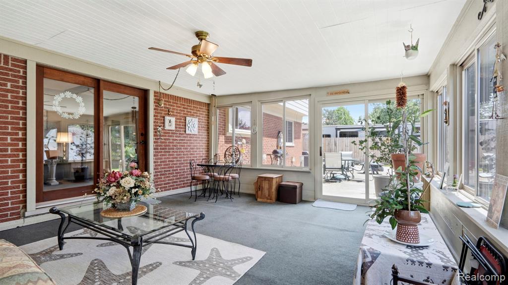 27654 Oakcrest Drive, Brownstown, MI 48183 — Photo 16